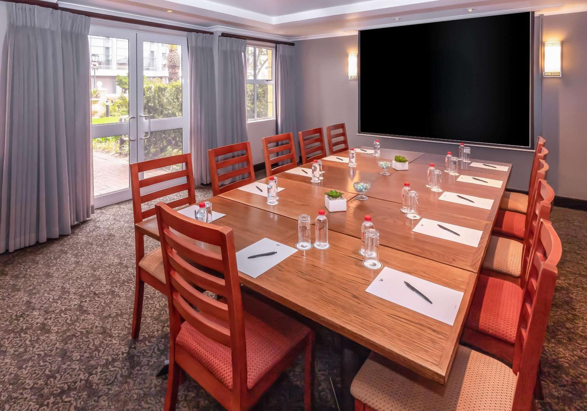 Hotel Stayeasy Century 3*
