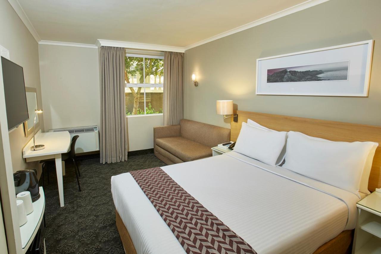 Hotel Stayeasy Century